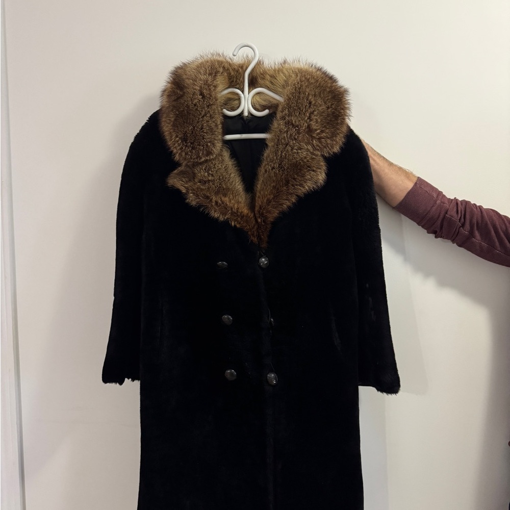 Elegant Black Fur-Trimmed Women's Coat